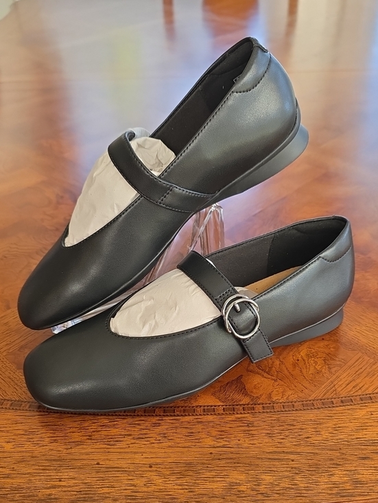 Clarks Shoes - Clarks Collection Jazmynn Iris Black Mary Jane Loafers with Silver Buckle - NEW